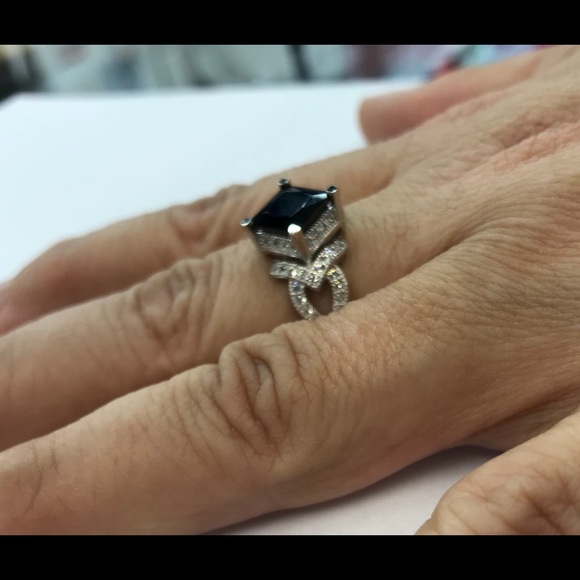 A Stunning 3 Ct Sterling Silver Pave Black CZ Ring - Picture 6 of 8